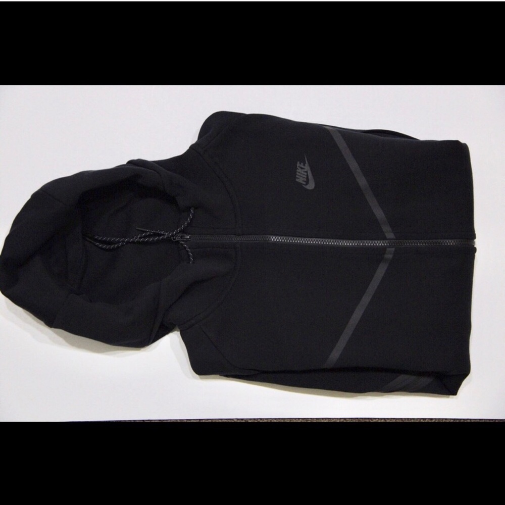 Men’s Nike tech hooded sweatshirt/jacket